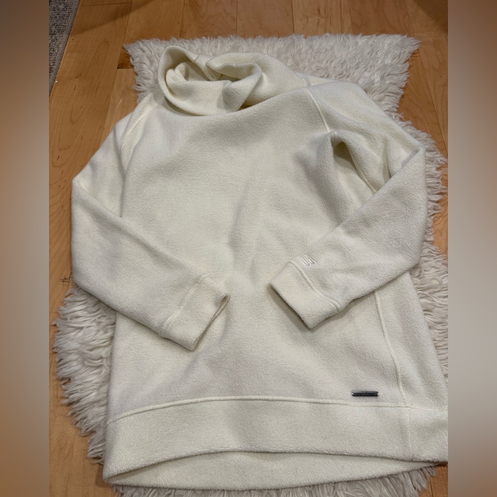 NEW BALANCE oversized XS sweater